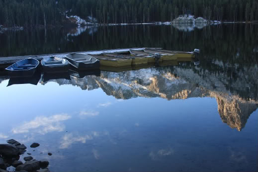 boats-on-lake-george-mammoth-lakes-ca
