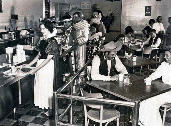 Disneyland-Employee-Cafeteria-in-1961