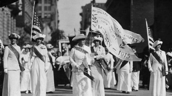 suffragettes-in-white