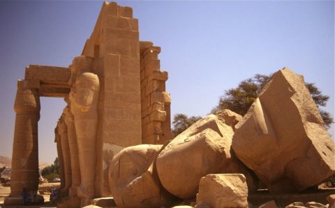 ozymandias_collossus-_ramesseum_luxor_egypt