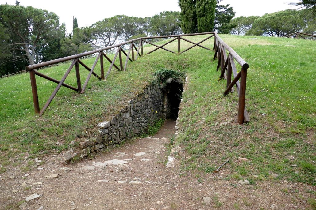 1000430 Tomb entrance at Tumulo di Montecalvano, Castellina in Chianti