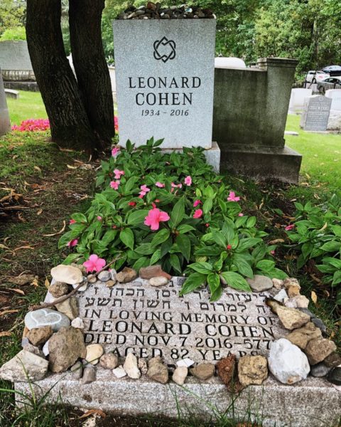 Leonard Cohen's grave