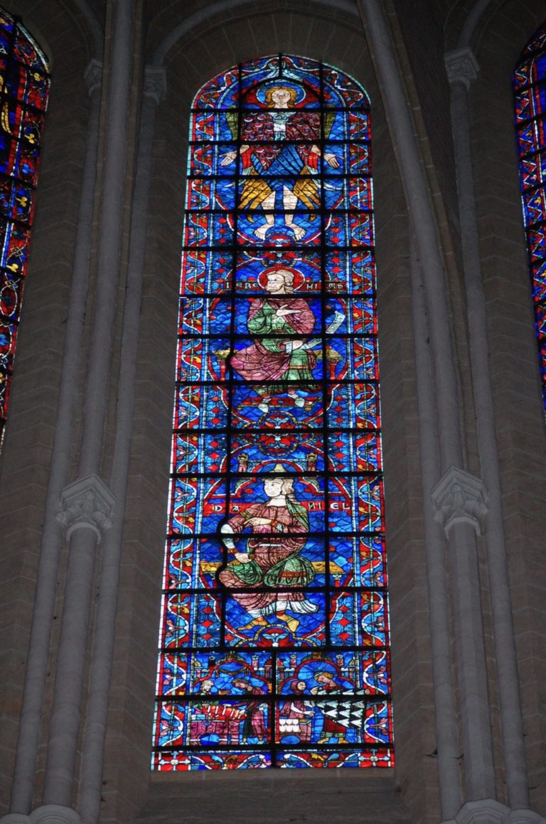 On The Road - MollyS - Paris to Chartres — the cathedral's interior 6