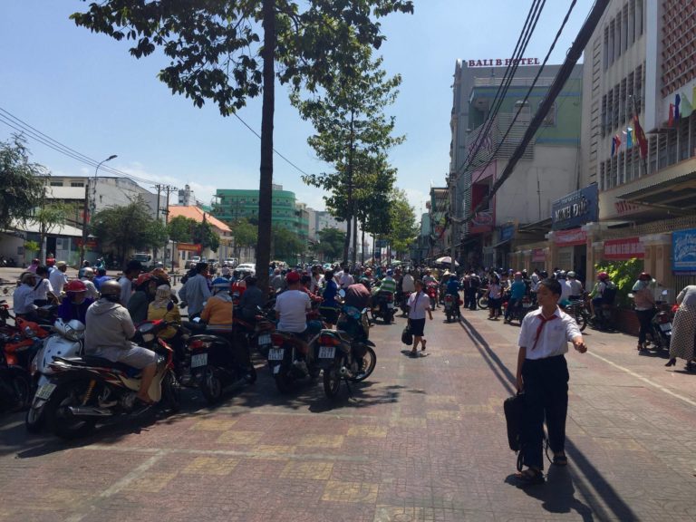 On The Road - UncleEbeneezer – Southeast Asia Valentines (Part 2): Exploring Saigon On Foot 7