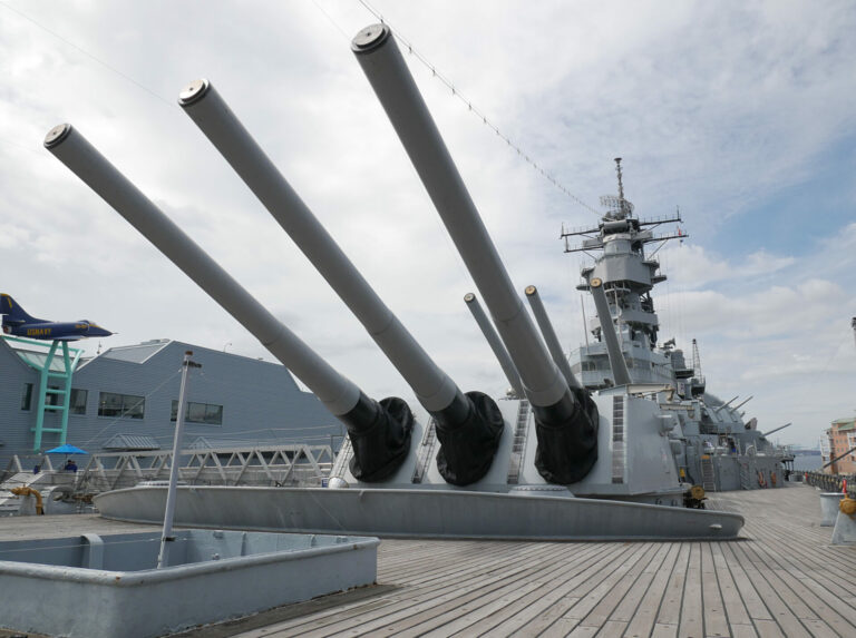 On The Road - BretH - Visit to the Battleship Wisconsin in Norfolk, VA 8