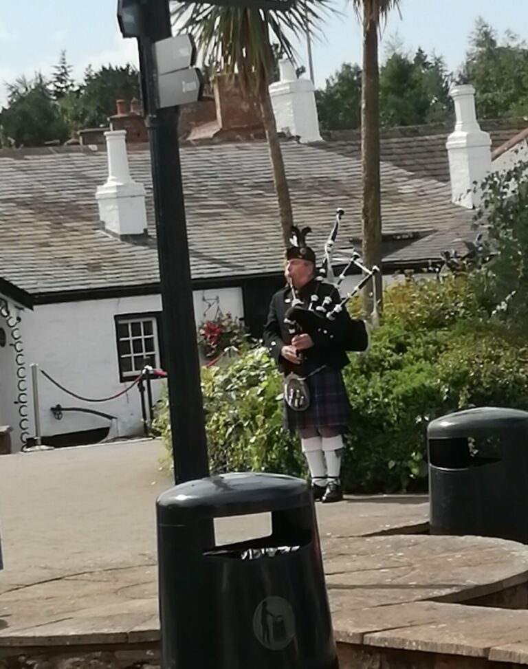 On The Road - Litlebritdifrnt - Gretna Green 2