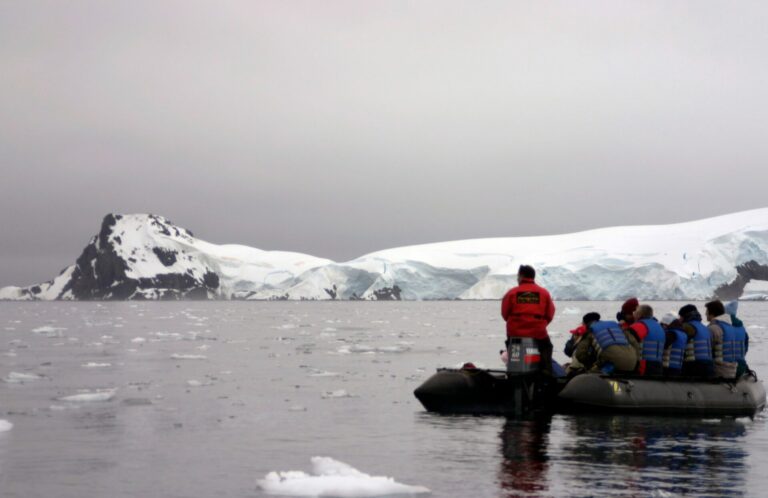 On The Road - Dagaetch - Antarctica! 7