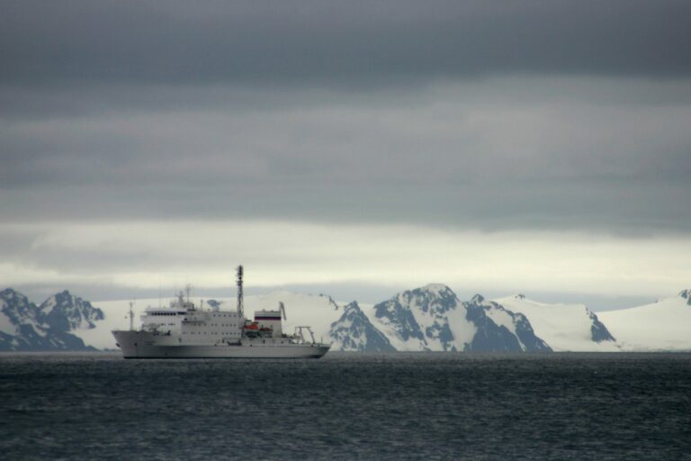 On The Road - Dagaetch - Antarctica!