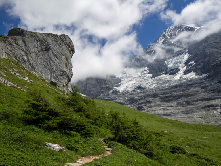 On The Road - BigJimSlade – Hiking in the Alps, Chamonix and Grindelwald 2022, Männlichen - Wengen, part 2 5
