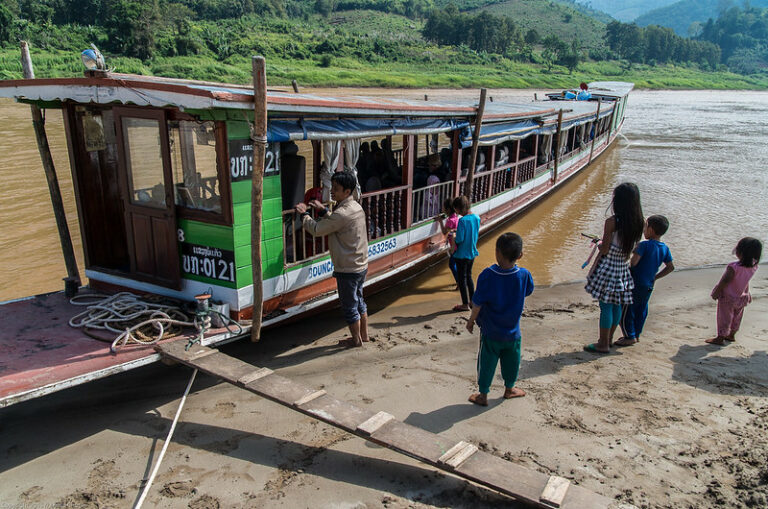 On The Road - Dagaetch - World Tour Part 1 - Thailand & Laos 7