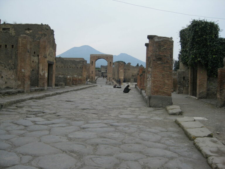 On The Road - Elma - Day Trip to Naples and Pompeii 5