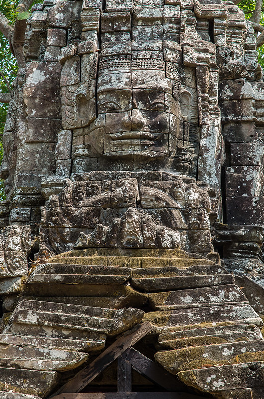 On The Road - Dagaetch - World Tour Part 4 - Angkor Wat 2