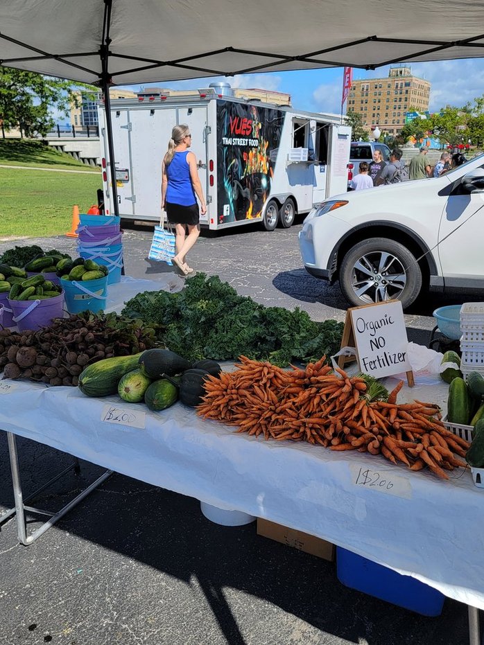 On The Road - Elma - Farmers Market 3