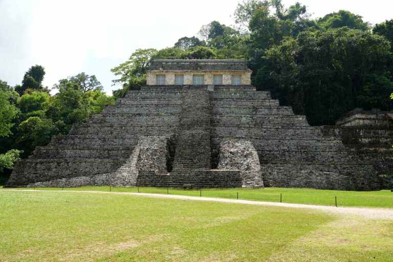 On The Road - lashonharangue - Mayan Ruins and the Sacred Monkey River [1 of 4] 8