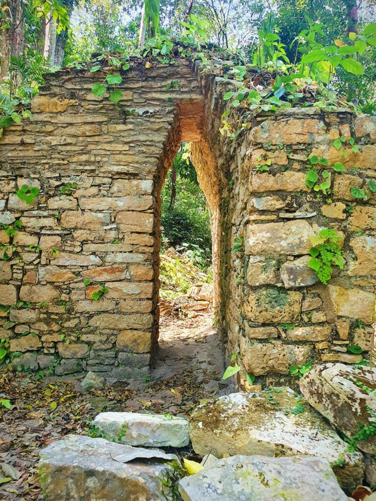 On The Road - lashonharangue - Mayan Ruins and the Sacred Monkey River [4 of 4] 6