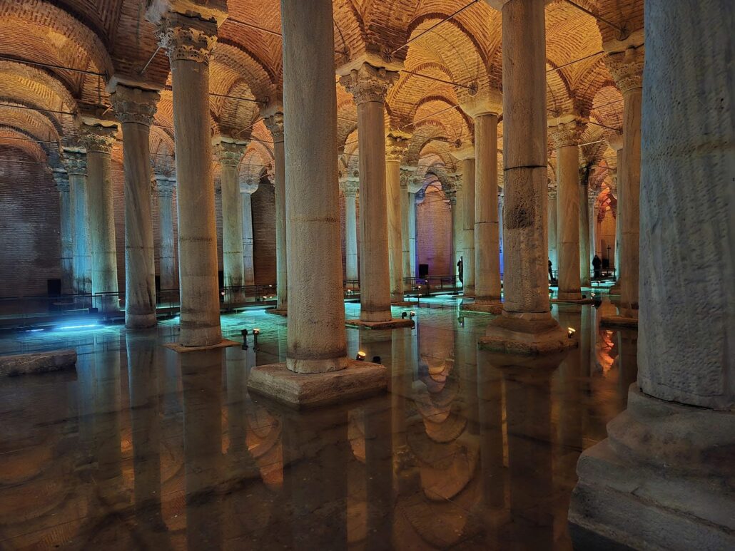 On The Road - Winter Wren - Istanbul - Part 4: Hagia Sophia and the Basilica Cistern 2