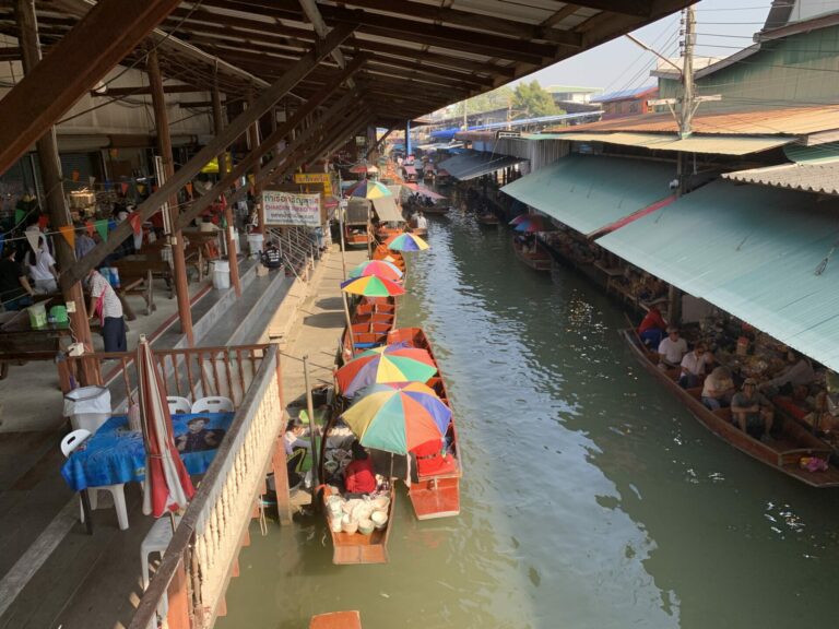 On The Road - Auntie Anne - Southeast Asia - Thailand - The Floating Market 1